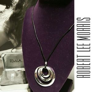 🆕️ Robert Lee Morris Silver art pendant & box